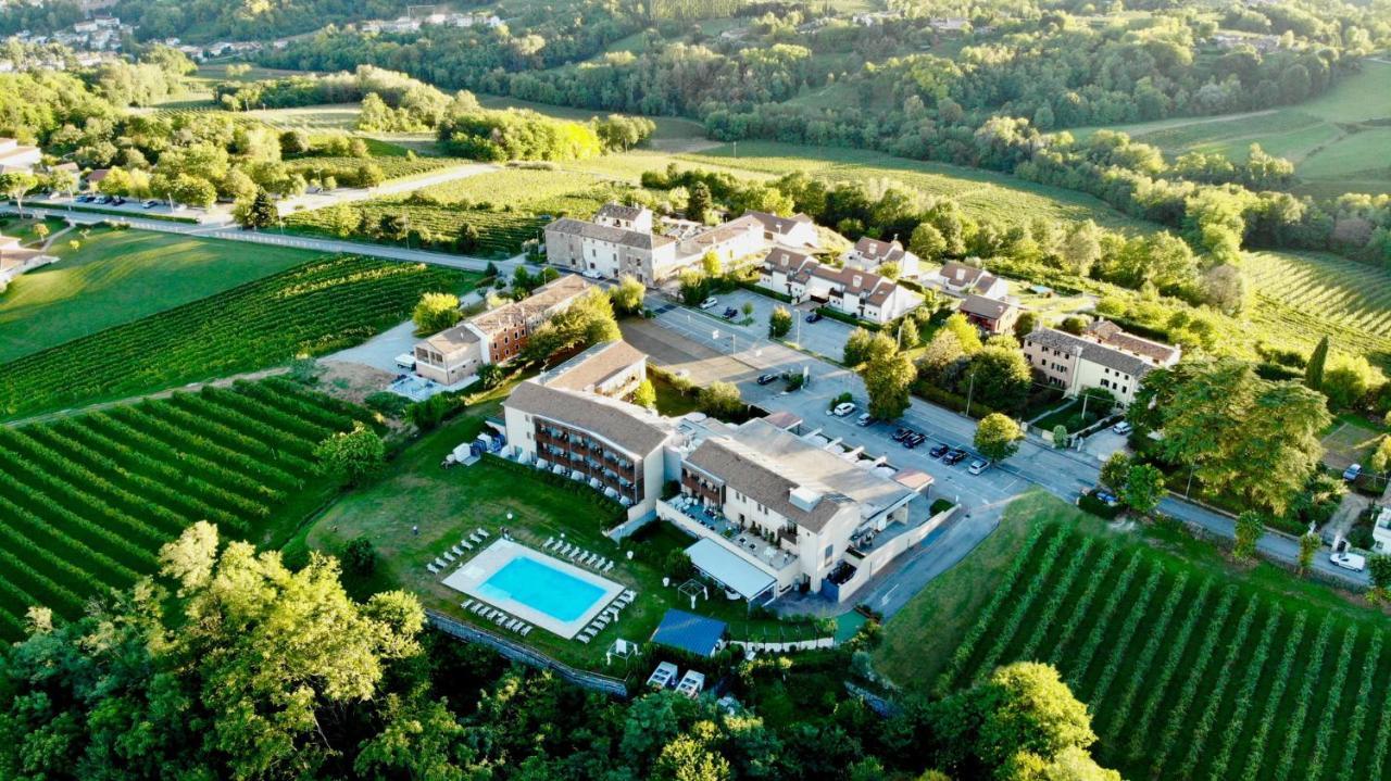 Отель Relais Le Betulle Конельяно Экстерьер фото