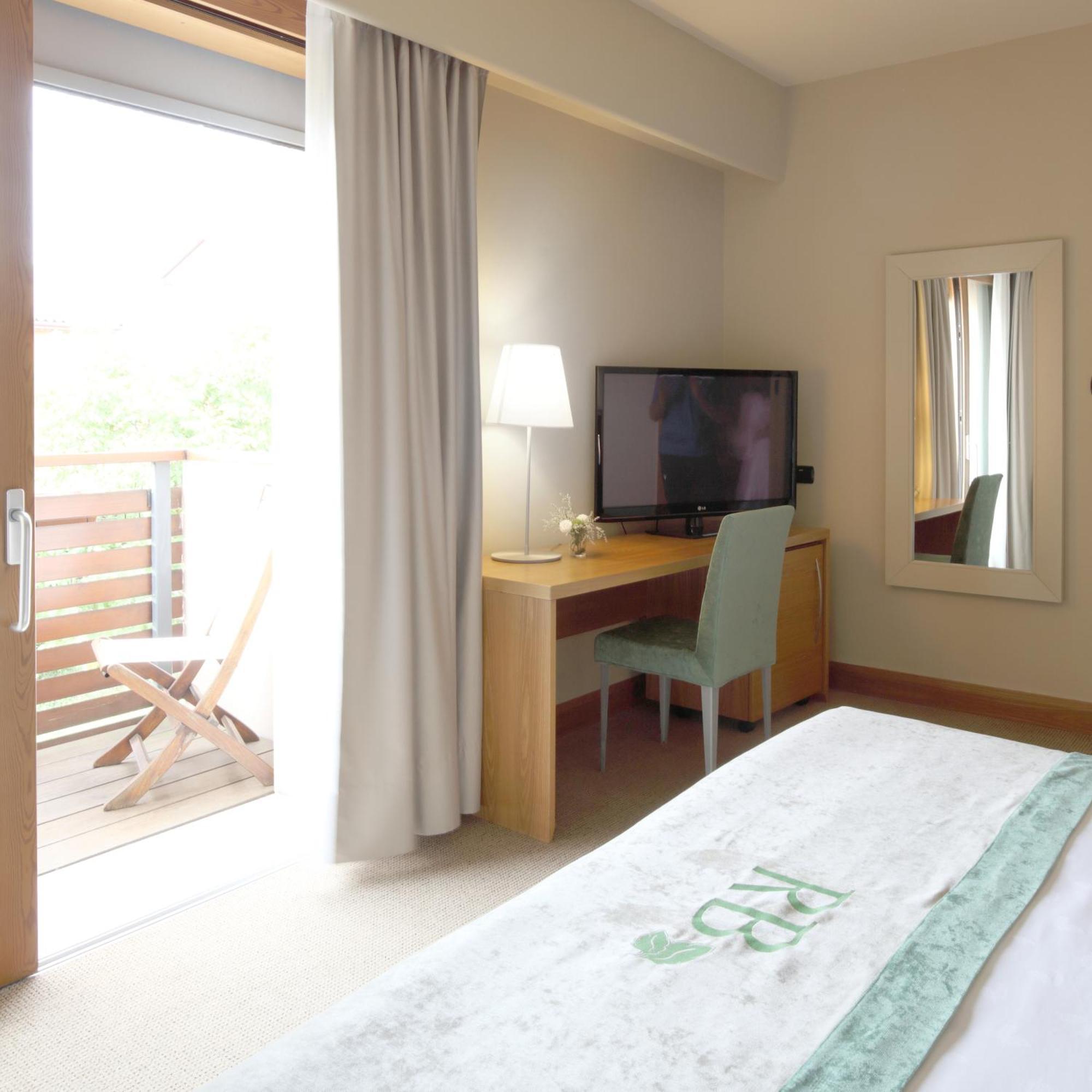 Отель Relais Le Betulle Конельяно Экстерьер фото