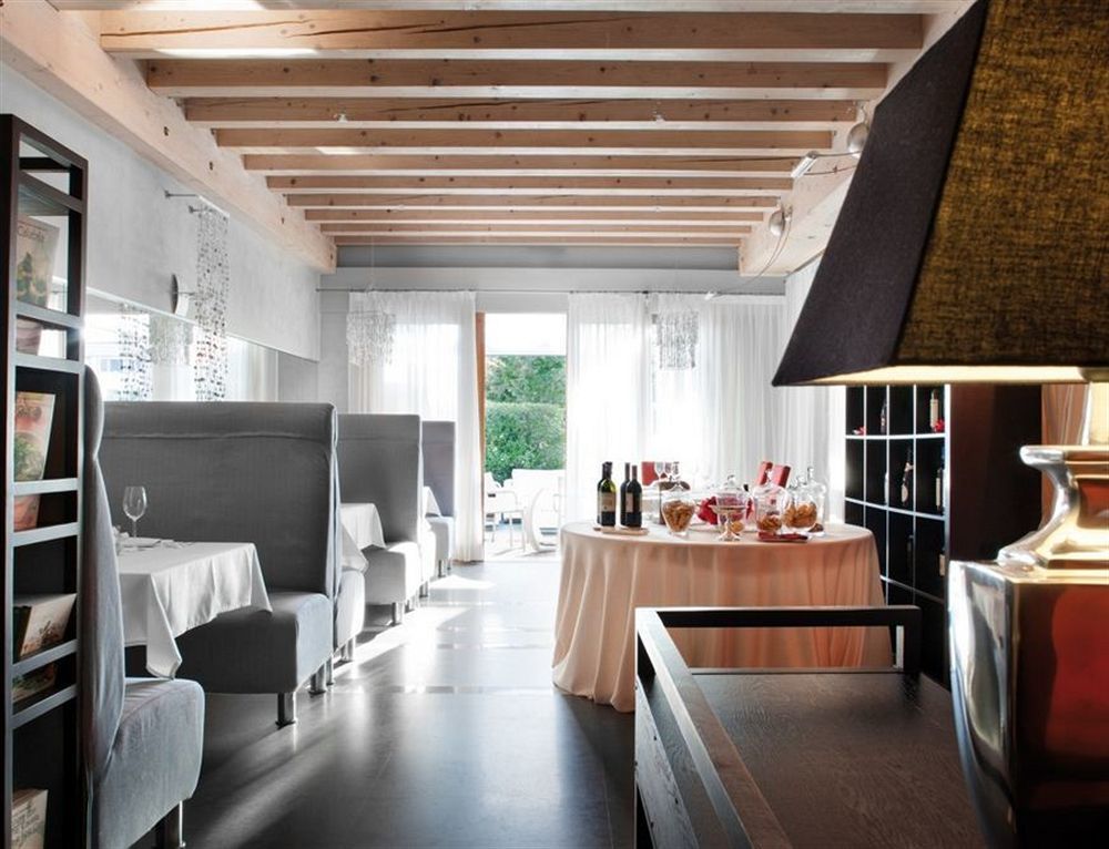 Отель Relais Le Betulle Конельяно Экстерьер фото